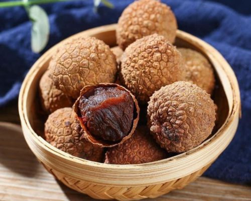 Vải Sấy Khô: Món Quà Vặt Ngọt Ngào, Gói Trọn Dinh Dưỡng Quanh Năm